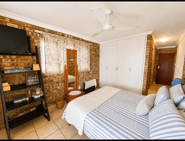 10 BEDROOM HOUSE FOR SALE IN MANABA BEACH
